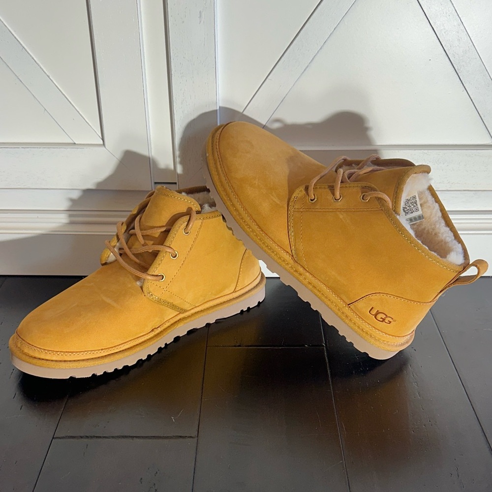 UGG Men's Tan Chukka Boots